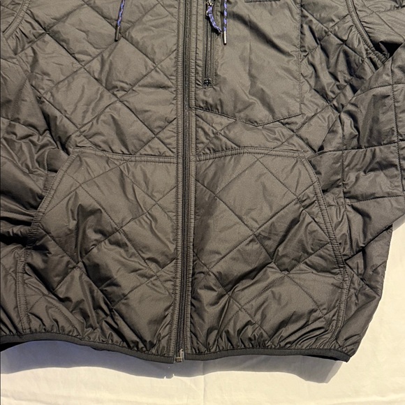 Patagonia Men's Black Hooded Puffer Jacket - Picture 4 of 16